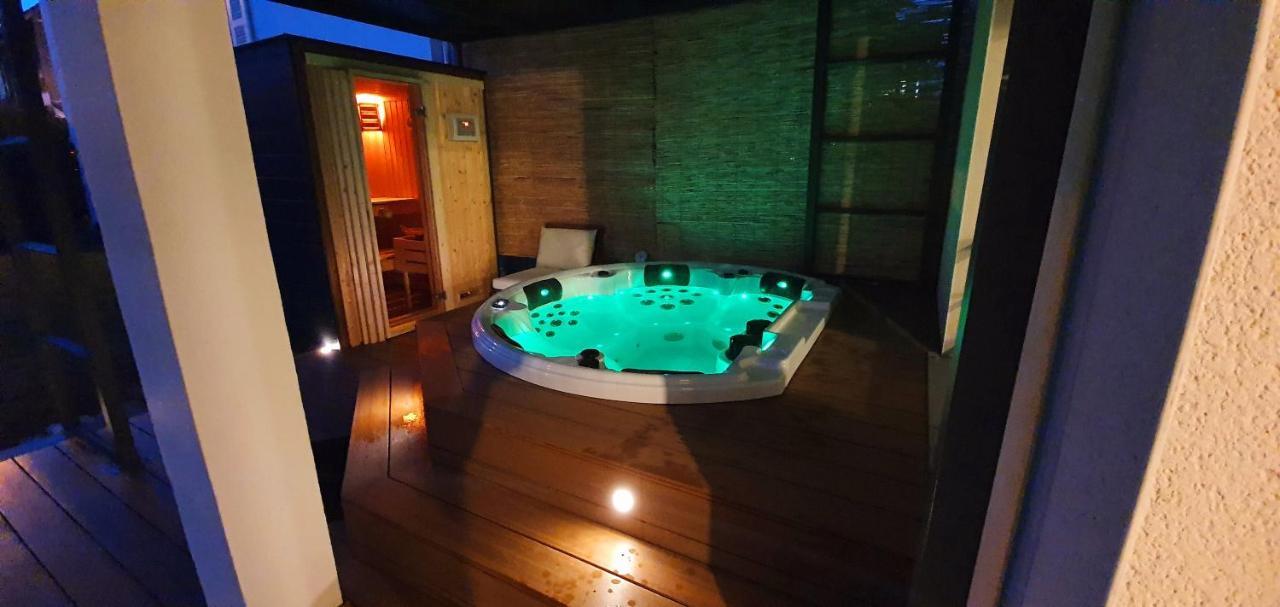 Le Coeur Du Saphir Apartment โทนง-เลส์-แบงส์ ภายนอก รูปภาพ
