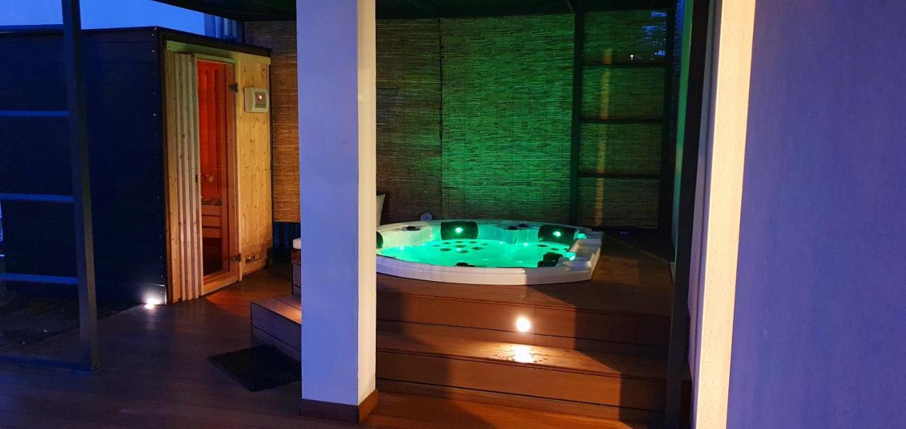 Le Coeur Du Saphir Apartment โทนง-เลส์-แบงส์ ภายนอก รูปภาพ